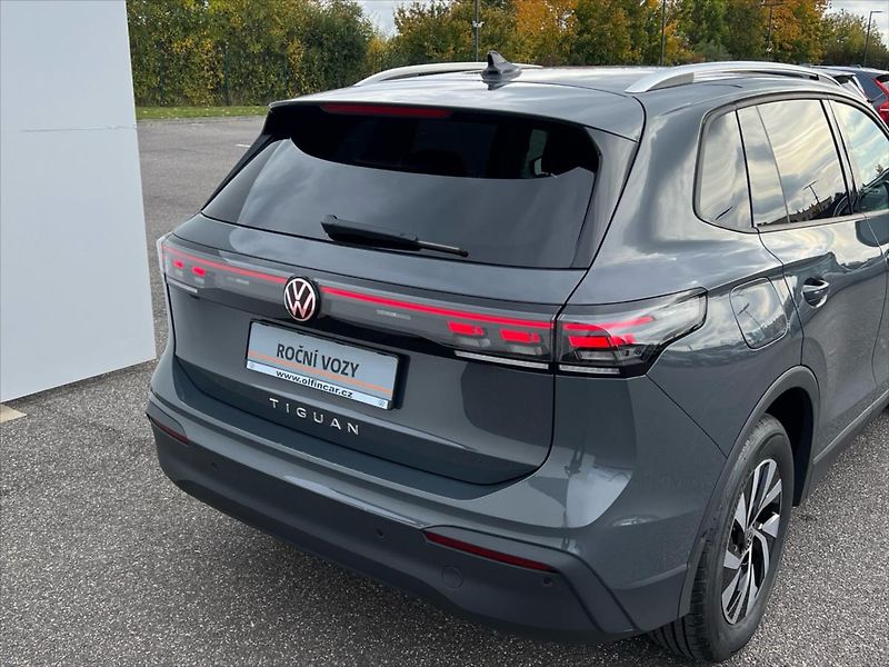 Volkswagen Tiguan 2,0 TDi 110kW 7DSG PEOPLE - fotka 26 z 28