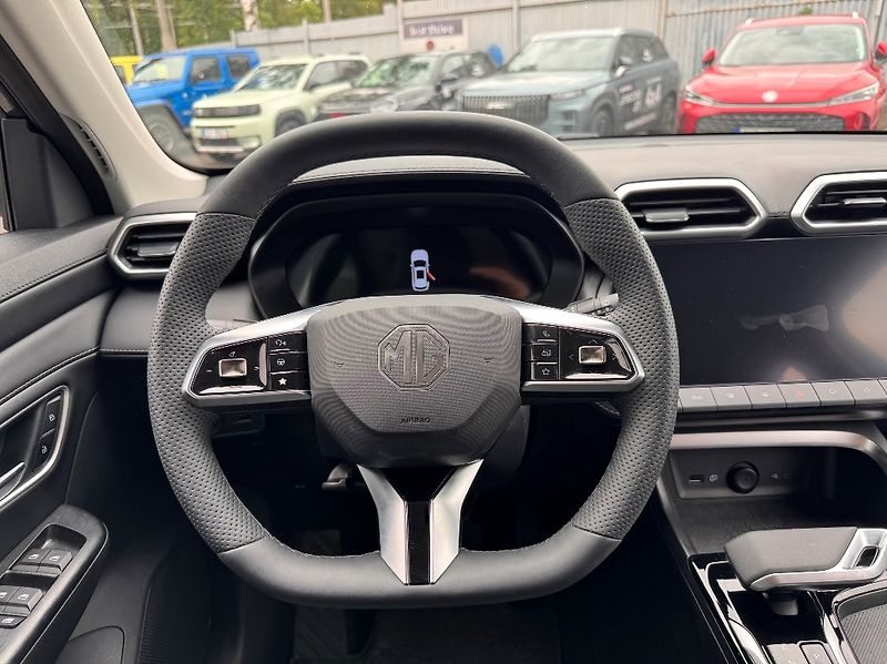 MG ZS (2026) 1,5l Hybrid + (197k) Exclusive - fotka 19 z 39