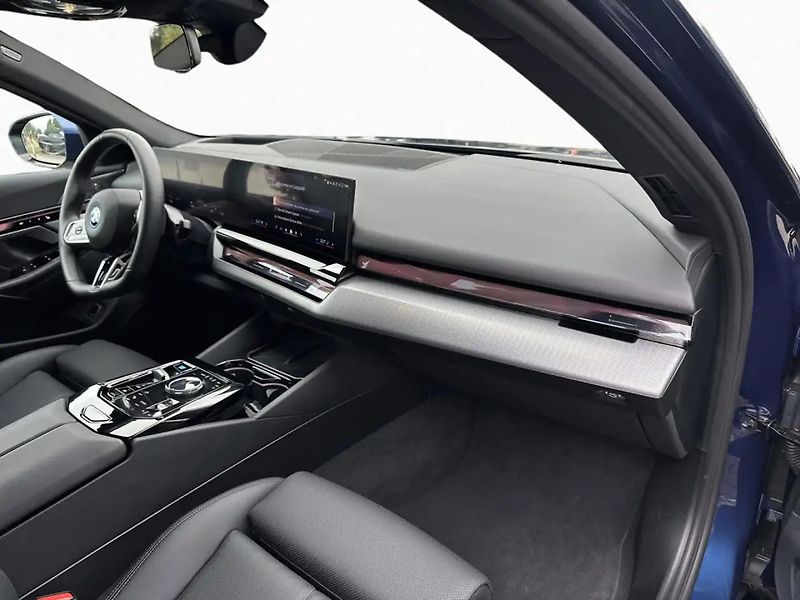 BMW i5 xDrive40 M-Sport HuD 360 Venti - fotka 7 z 10