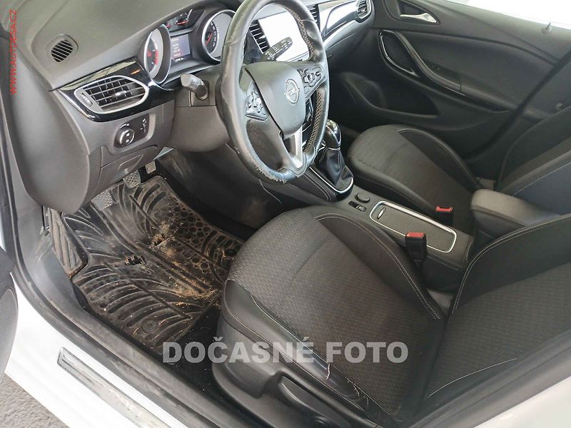 Opel Astra (2016) 1.6 CDTi, ČR, servis.kniha - fotka 3 z 3