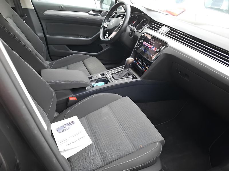 Volkswagen Passat 2.0TDI DSG Business 1.Maj DPH - fotka 3 z 3
