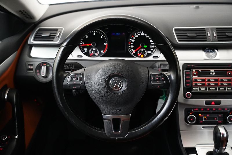 Volkswagen Passat CC - fotka 18 z 23