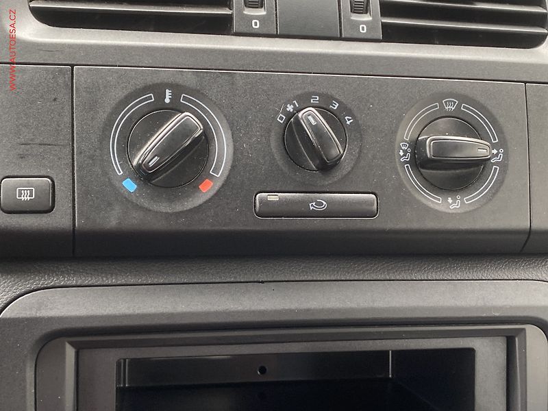 Škoda Roomster (2011) 1.2i, ČR, STK5/28 - fotka 12 z 14