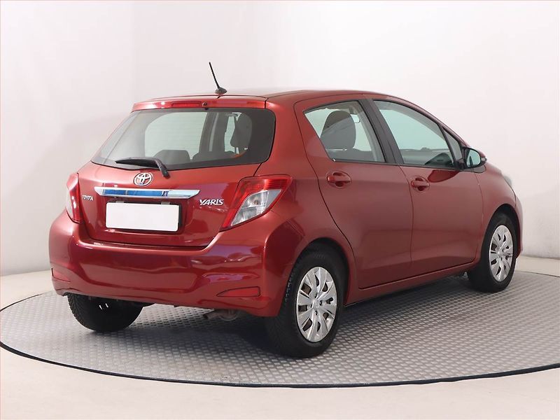 Toyota Yaris (2011) 1.0 VVT-i, Serv.kniha - fotka 5 z 15