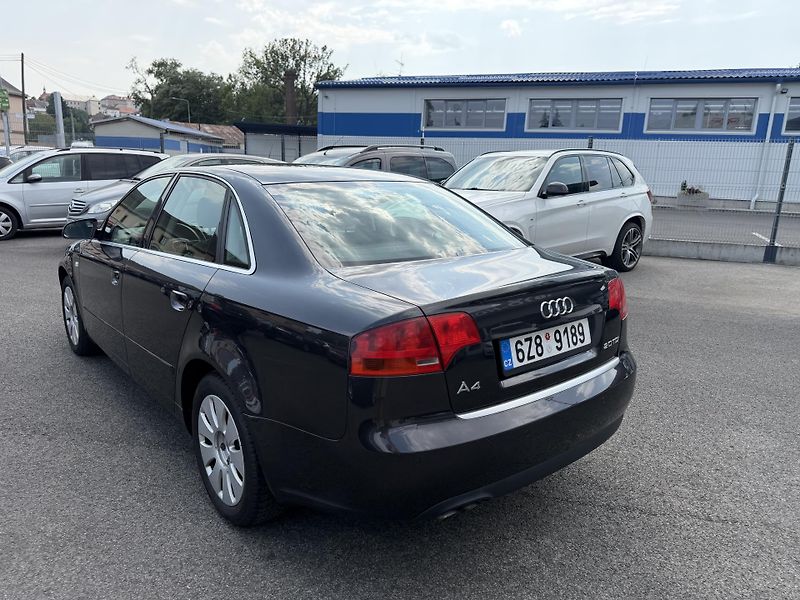 Audi A4 2.0 TDi, 103kw - fotka 2 z 10