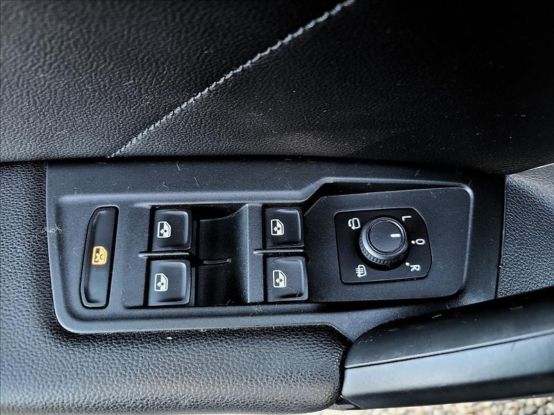 Volkswagen Tiguan 1,5 JIŽ NENÍ AKTUÁLNÍ - fotka 38 z 48