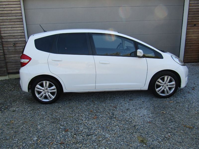 Honda Jazz (2012) 1.3 16V 73kW - fotka 8 z 35