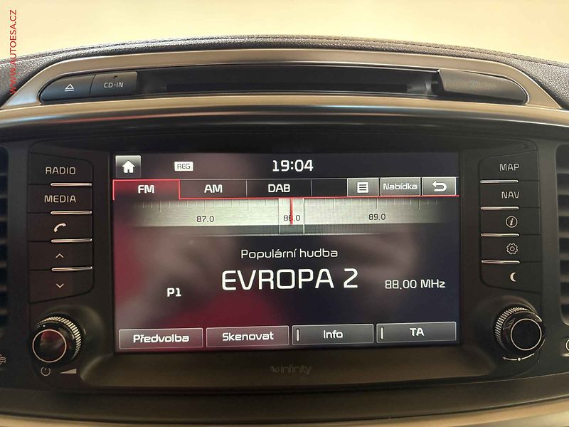 Kia Sorento (2015) 2.2 CRDi 4x4, ČR, AT, bixen - fotka 14 z 18