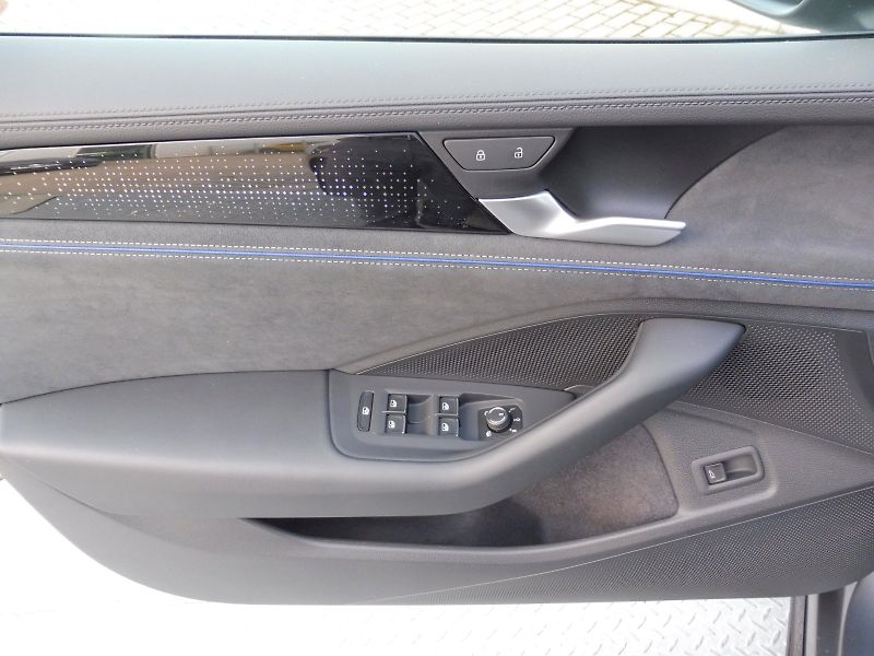 Volkswagen Passat (2026) Variant R-Line 2,0 TDI 110kW D - fotka 20 z 30
