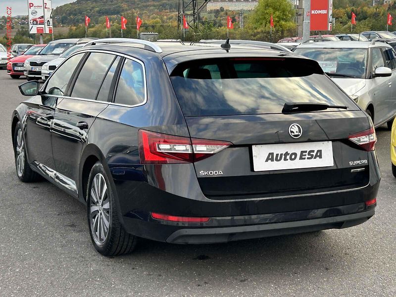 Škoda Superb (2016) 1.6 TDi, AC, výhřev sed. - fotka 6 z 19