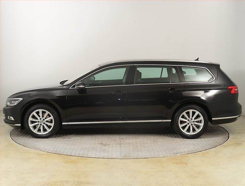 Volkswagen Passat (2019) Highline 2.0 TDI, Automat - fotka 3 z 21
