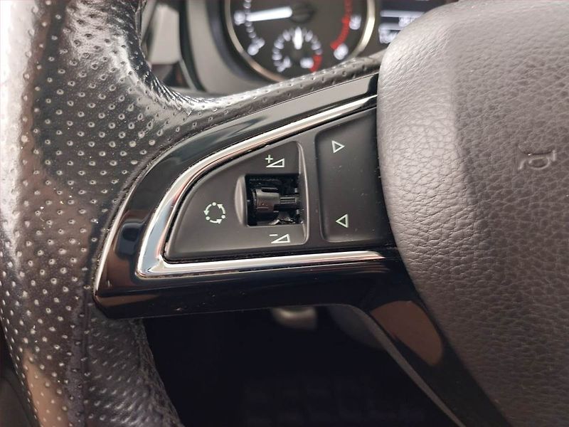 Škoda Rapid (2014) Spaceback 1.2 TSI, Serv.kniha - fotka 16 z 19