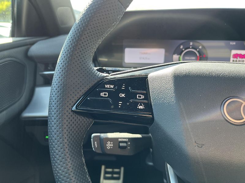 Audi Q3 2.0TDI S-LINE - fotka 15 z 21
