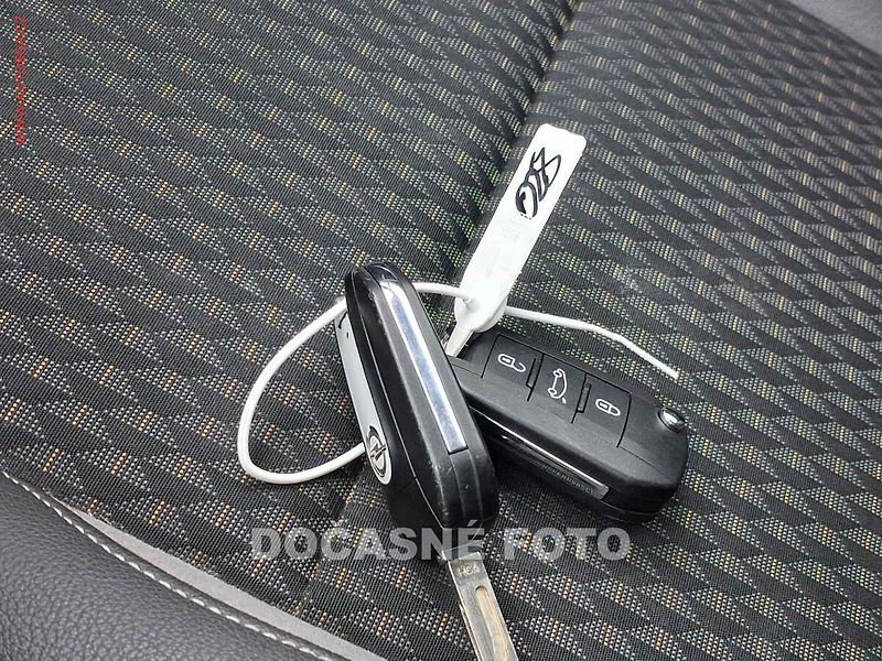 Opel Crossland X (2018) 1.2 T, Innovation, kamera - fotka 18 z 18