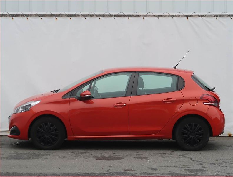 Peugeot 208 (2016) 1.6 BlueHDi, Serv.kniha - fotka 3 z 17