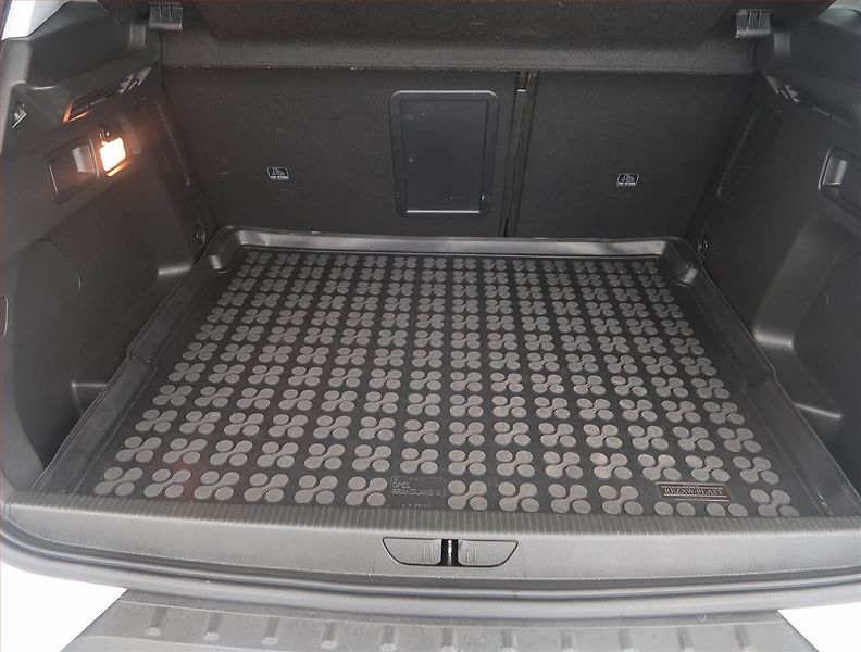Opel Grandland X (2020) 1.2 Turbo, Automat, Serv.kniha - fotka 14 z 17