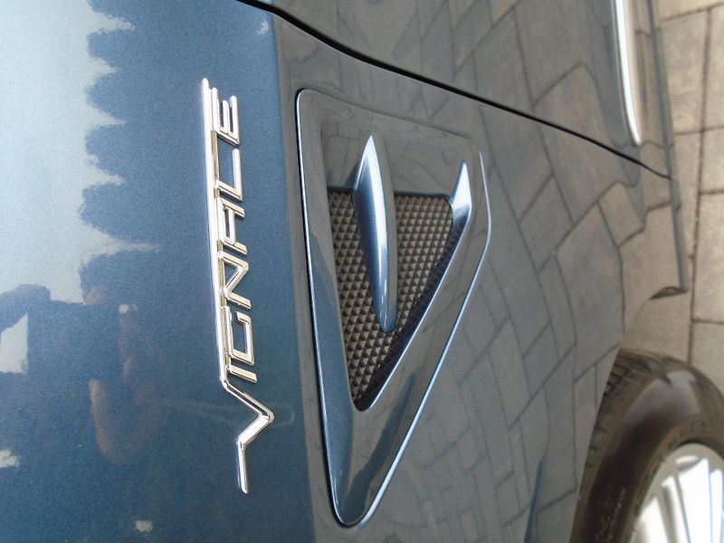 Ford S-MAX 2,0EcxoBlue 140kW 8A Vignale - fotka 11 z 46