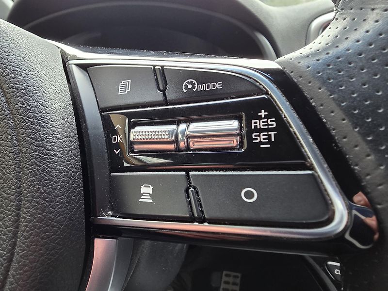 Kia Sportage 1.6-GT-line-1.majitel-TOP STAV - fotka 26 z 32