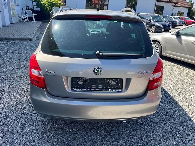 Škoda Fabia (2010) 1.2 i 70 Tis. Km - fotka 3 z 28