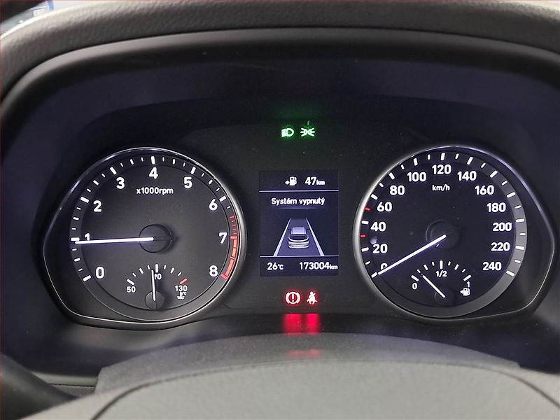 Hyundai i30 (2017) 1.0 T-GDI, Tempomat - fotka 11 z 19
