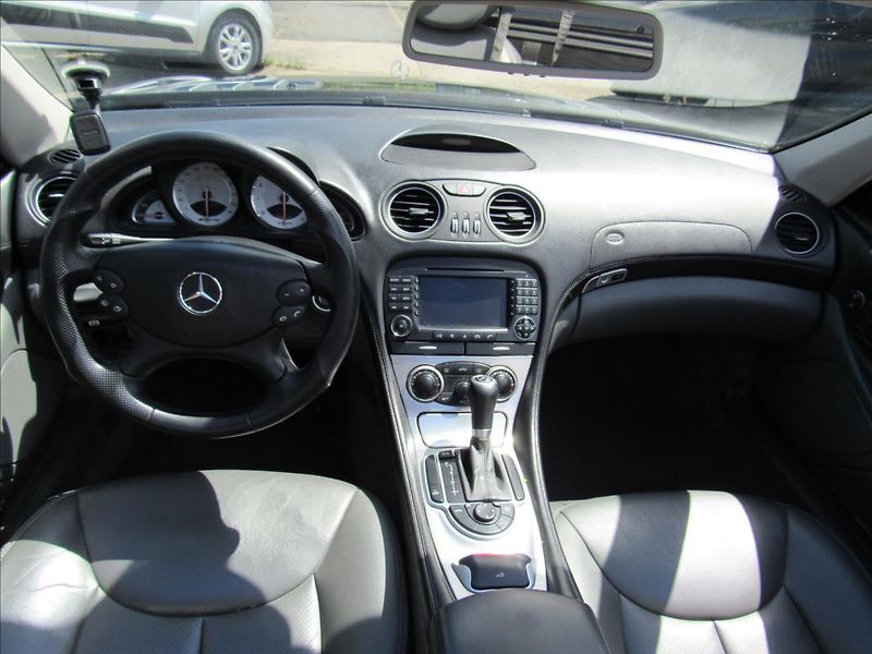 Mercedes-Benz SL 5,5 550 V8 285kw Cabrio - fotka 10 z 44