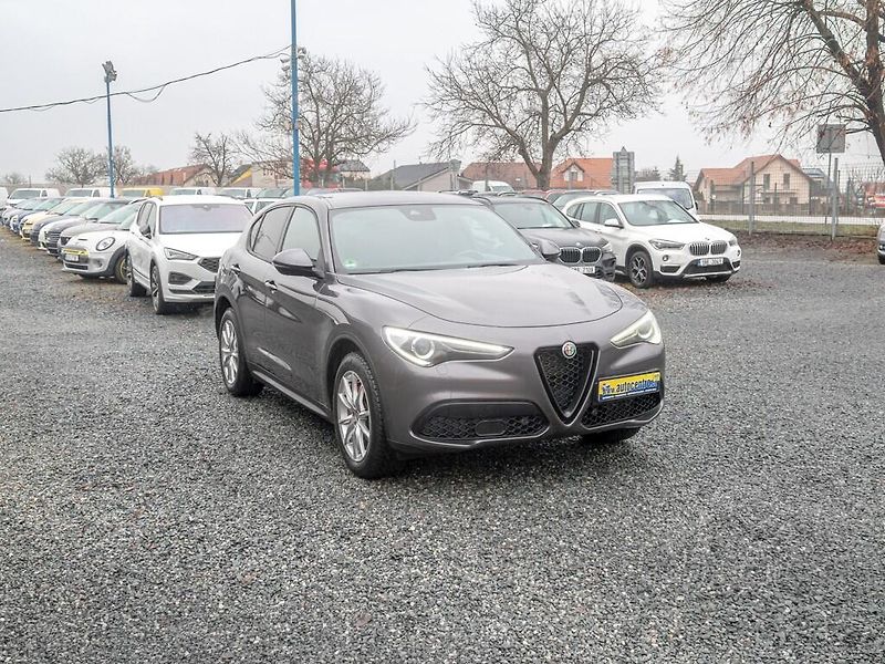 Alfa Romeo Stelvio (2023) 2.0T Q4 MAT - NAVI - fotka 3 z 62
