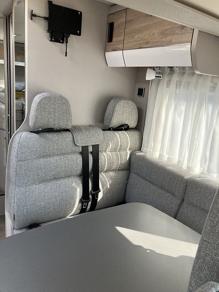 Hymer Exsis I 474 volné od 1.10.26 - fotka 13 z 25