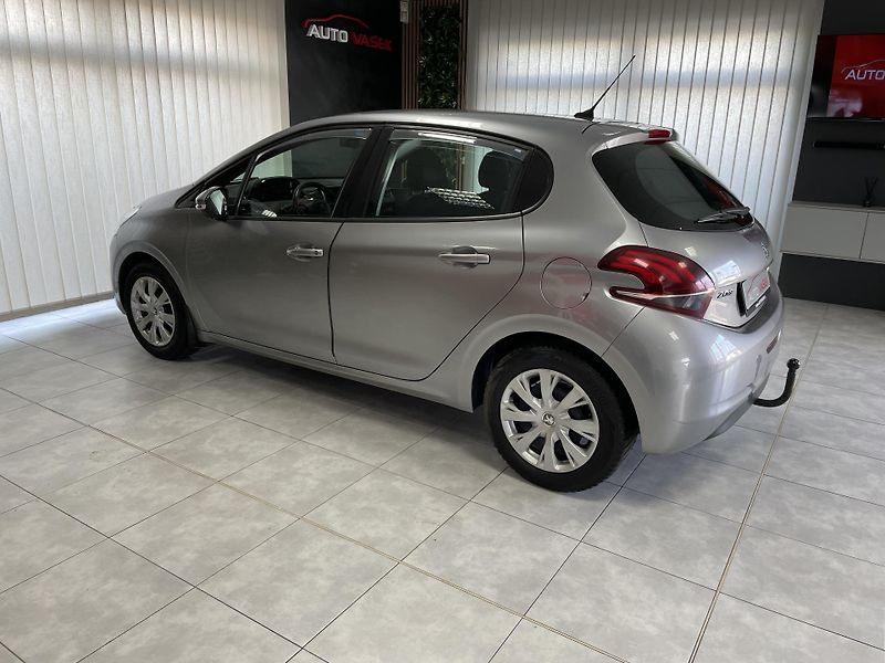 Peugeot 208 1.2 PT ČR 1.MAJ.SERVISKA       - fotka 8 z 25