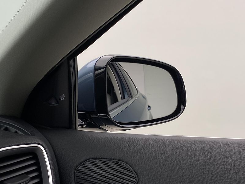 Volvo V40 D2 MOMENTUM CZ 1.maj. - fotka 26 z 44