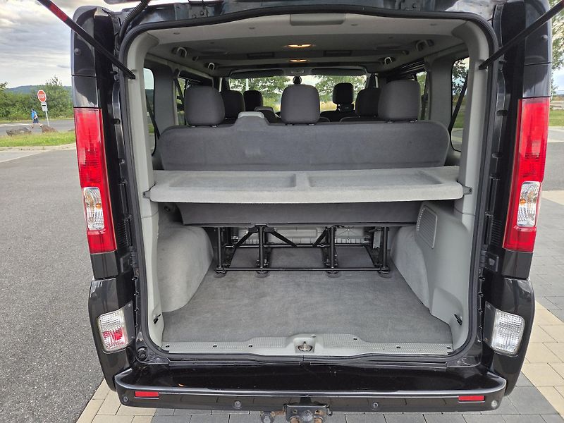 Opel Vivaro (2011) 2.5 CDTI Tour Cosmo - fotka 13 z 35