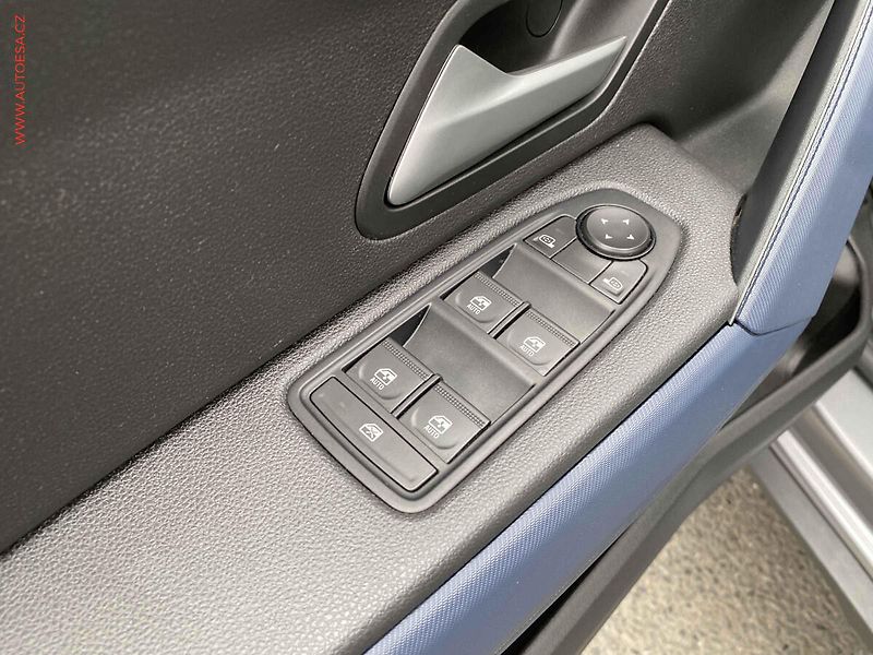 Dacia Duster (2024) 1.0 TCe, 1.maj,ČR, AC, LED - fotka 13 z 20
