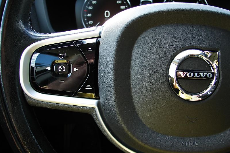 Volvo V60 CC 2.0B4 AWD MildHybrid ZADÁN! - fotka 23 z 46