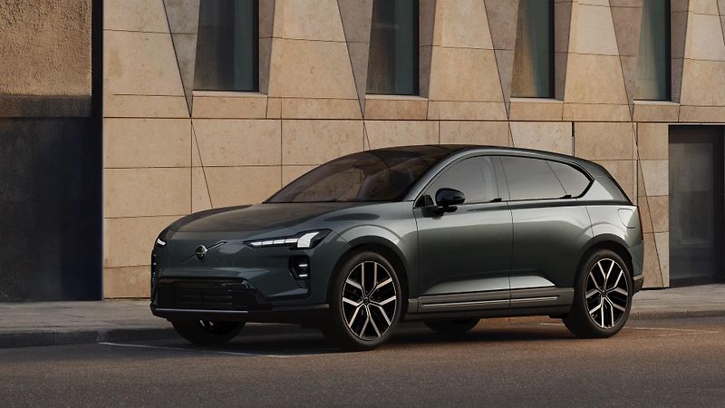 Volvo EX60 (2026) P10 AWD ELECTRIC ULTRA TWIN - fotka 2 z 12