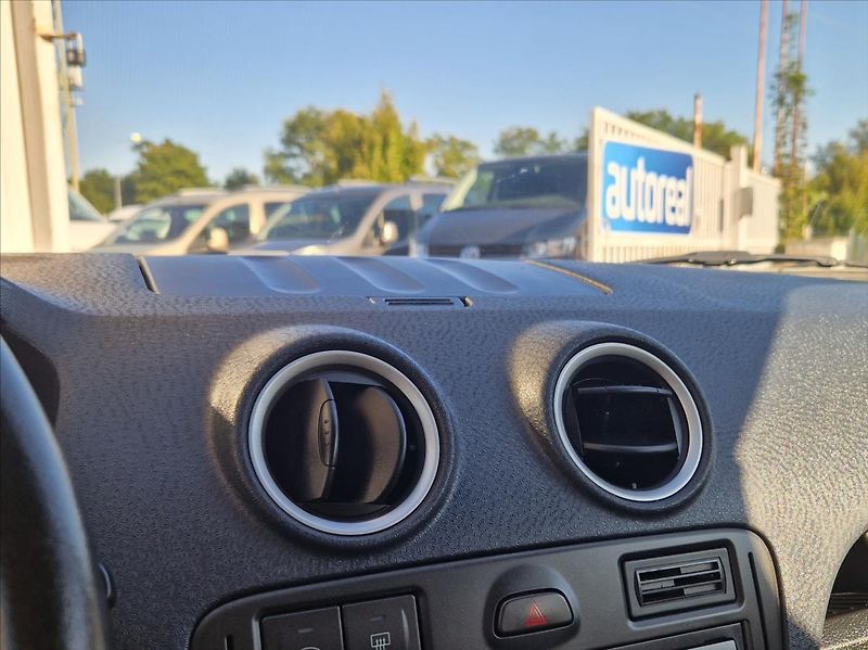Ford Fusion 1,4 i SENZORY AUTAC PO SERVISU - fotka 30 z 35