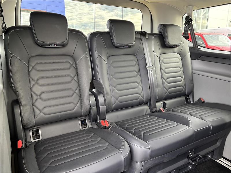 Ford Tourneo Custom 2,0 EcoBlue 125kW Titanium L1 - fotka 17 z 54