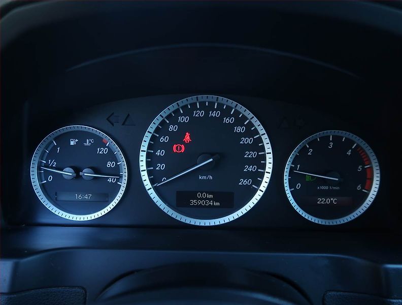 Mercedes-Benz Třídy C (2008) C 200 CDI, po STK, pěkný stav - fotka 11 z 19