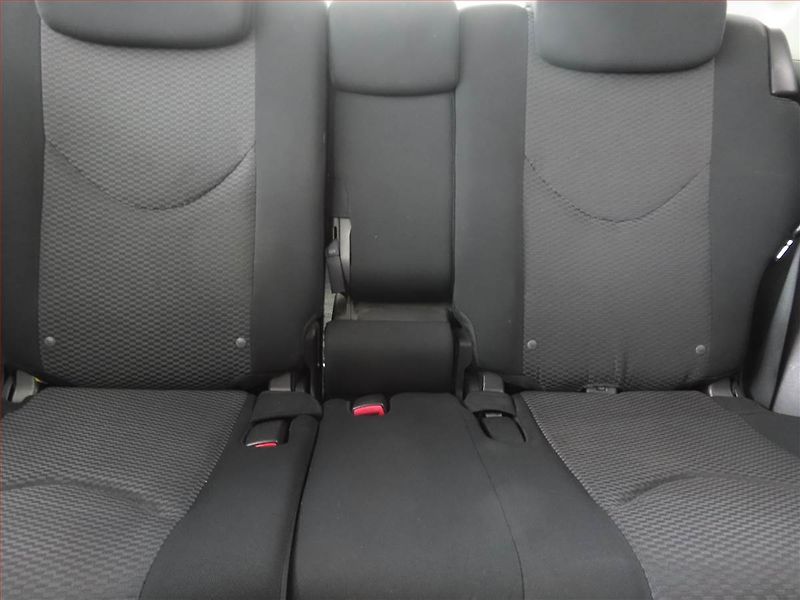 Toyota RAV4 (2011) 2.2 D-4D, 4X4, Automat - fotka 9 z 14