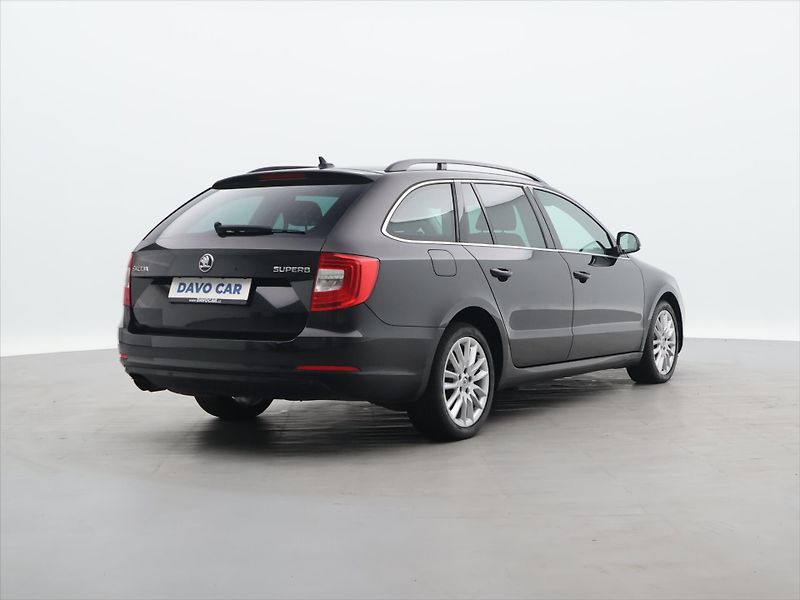 Škoda Superb 2,0 TDI 125kW Ambition DSG - fotka 7 z 39