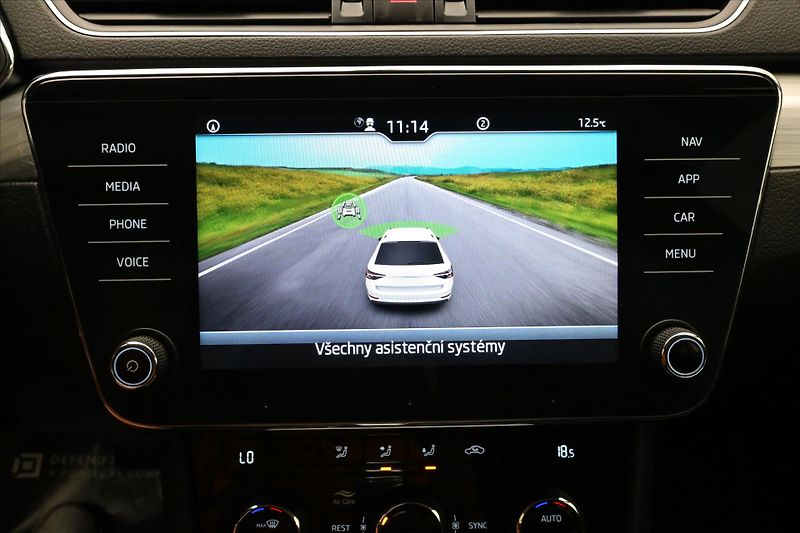 Škoda Superb 2,0 TDI 110kW DSG NAVIGACE Zár - fotka 20 z 30