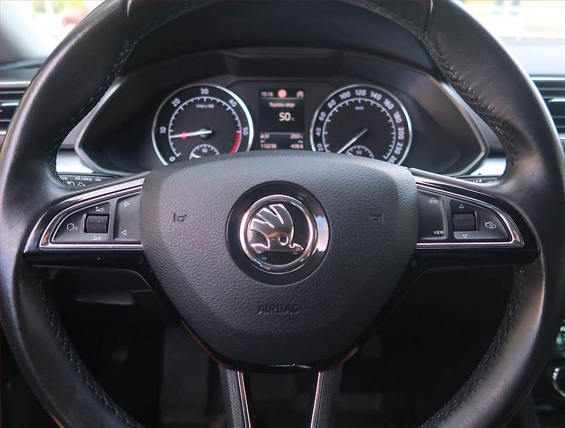 Škoda Superb (2019) Style 2.0 TDI, Kůže, Navi - fotka 15 z 22