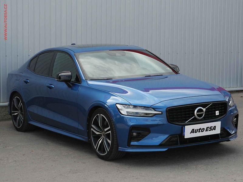 Volvo S60 (2020) 2.0 i 4x4, AT, LED, panor - fotografie inzerátu