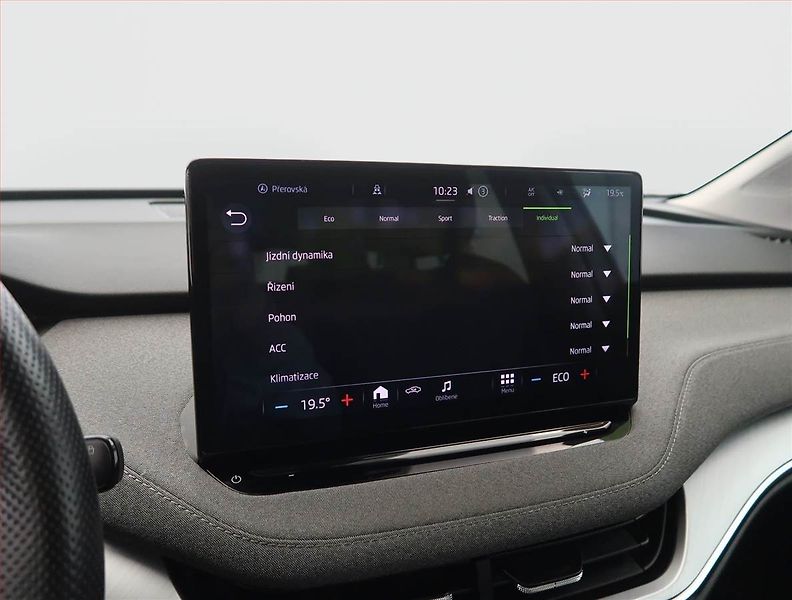 Škoda Enyaq (2023) iV 80x (82 kWh), SoH 90% - fotka 21 z 30