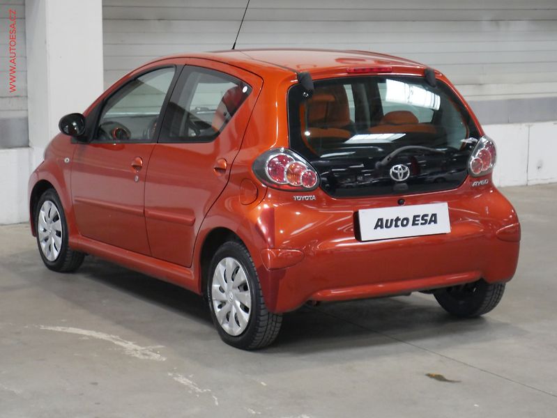 Toyota Aygo (2012) 1.0i, ČR, AC - fotka 6 z 13