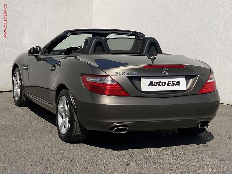 Mercedes-Benz SLK (2012) 1.8 SLK200, AT, kůže, navi - fotka 6 z 15