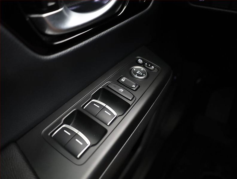 Honda CR-V (2024) 2.0 e:PHEV - fotka 17 z 22