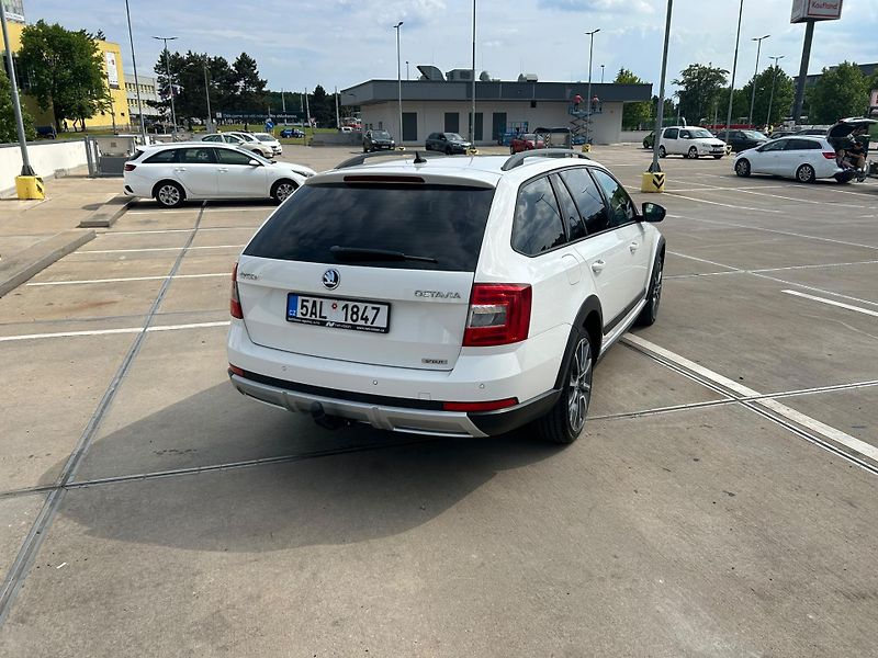 Škoda Octavia (2016) Octavia Scout 2.0TDI, DSG, 4x4 - fotka 11 z 33