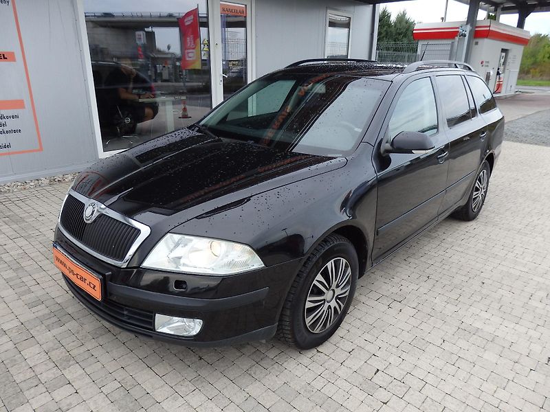 Škoda Octavia 1,6 75kW KLIMA, ABS, ESP - fotka 2 z 12