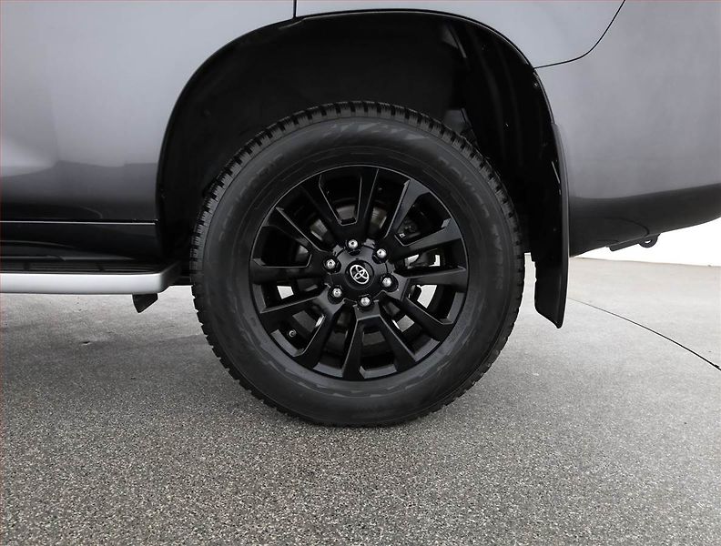 Toyota Land Cruiser (2023) 2.8 D-4D - fotka 20 z 20