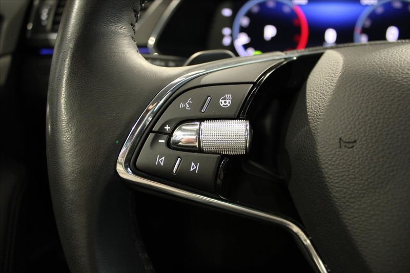 Škoda Superb 2.0 TDi DSG Style - fotka 15 z 28