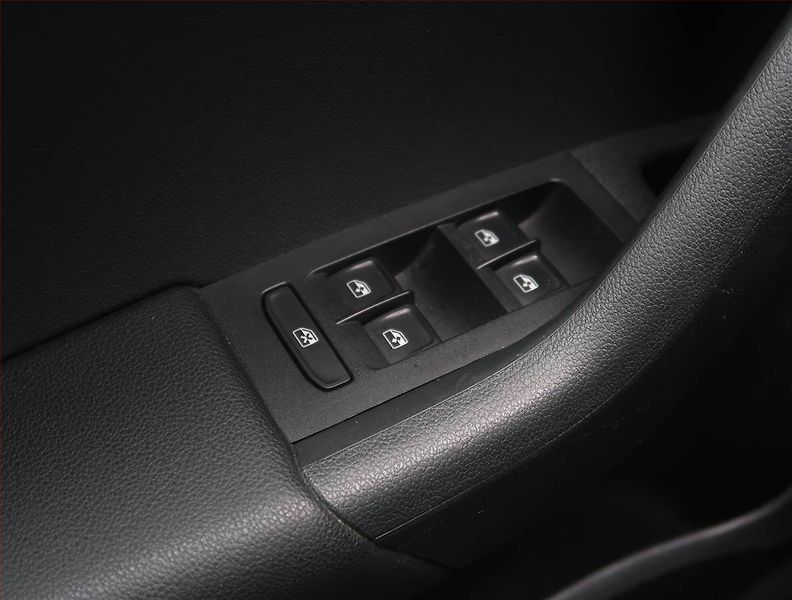 Škoda Octavia (2015) 1.6 TDI, Xenony, Tempomat - fotka 20 z 22